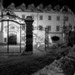 L'entrée du séminaire de Québec par une nuit d'hiver!