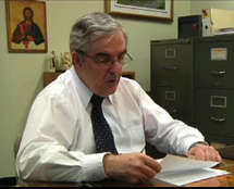 L`abbé Michel Fournier lisant sa lettre au Curé d`Ars