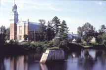 L`église de Sainte-Catherine-de-la-Jacques-Cartier où été baptisé monsieur l'abbé Beaumont L`église de Sainte-Catherine-de-la-Jacques-Cartier où été baptisé monsieur l'abbé Beaumont