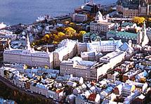 Site historique du Séminaire de Québec. Les édifices du Collège François-De-Laval se trouvent au premier plan à droite.