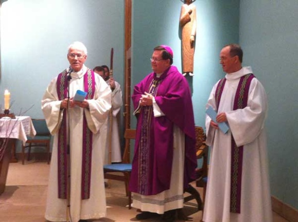 Mgr Lacroix, le chanoine Roberge et l'abbé Michel Poitras Mgr Lacroix, le chanoine Roberge et l'abbé Michel Poitras