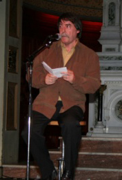 L`auteur: Robert Lebel interprtant son chant-thme  la Chapelle du Muse de l`Amrique franaise le 2 octobre 2007